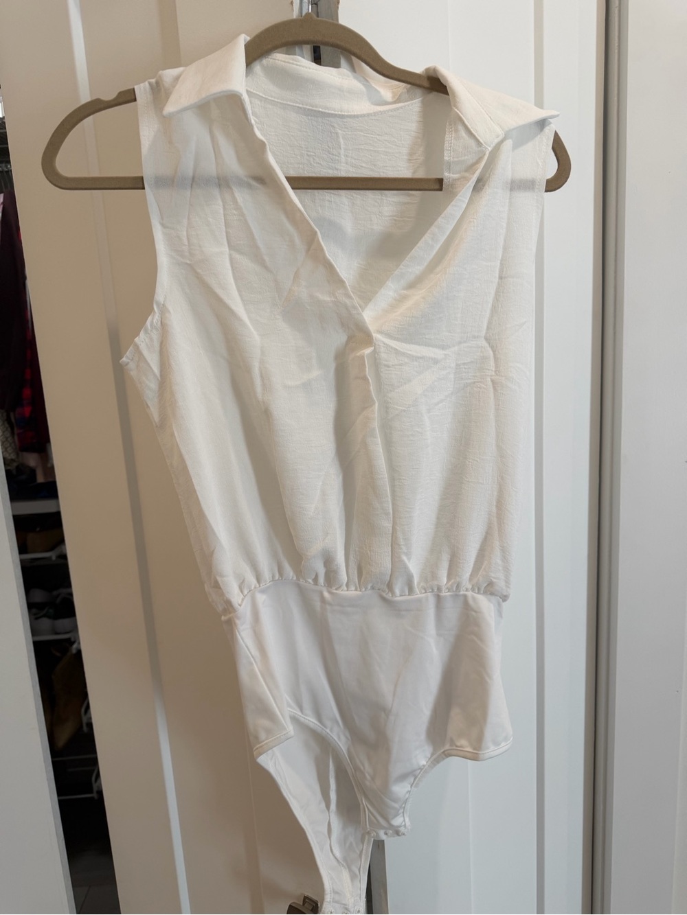 SHEIN White Sleeveless Collared Bodysuit